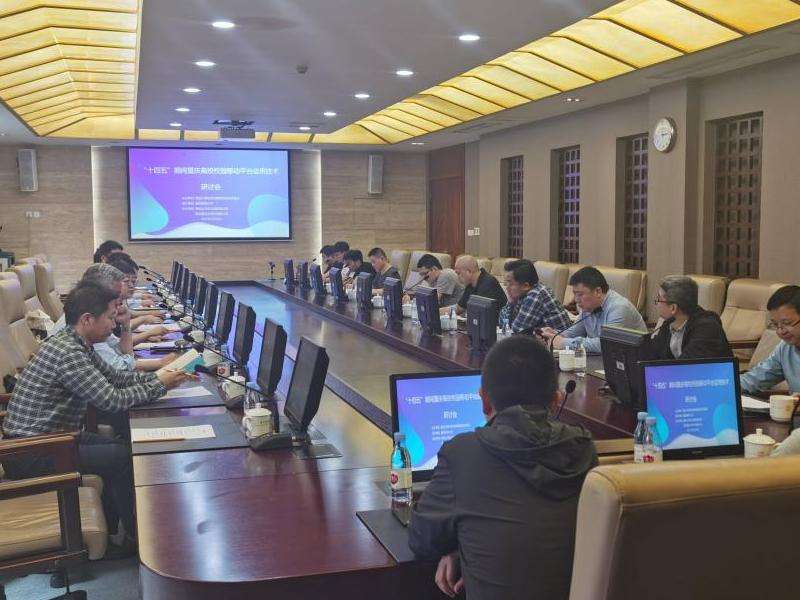 探讨在Facebook平台上如何精准定位服装品类广告的目标受众