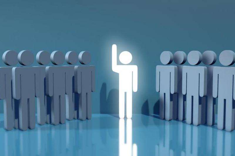 学习如何在Facebook上查找举报人的方法