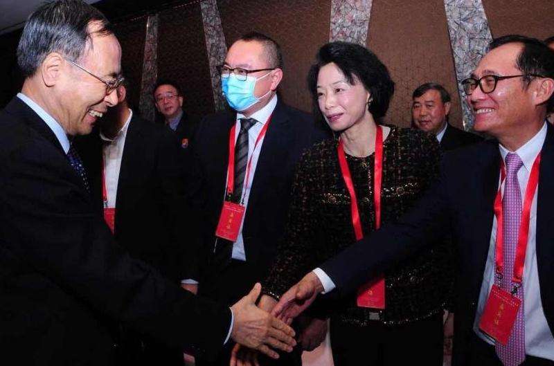 探讨华人投资人在Facebook上的影响力和贡献